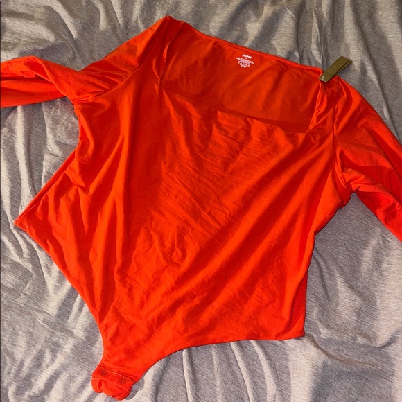 Skims Fits Everybody Long sleeve Square Neck Thong Bodysuit Plus Size - Picture 7 of 9